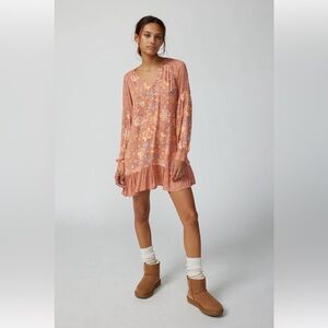 EUC Billabong Free As Can Be Long Sleeved Paisley Patterned Mini Dress Medium
